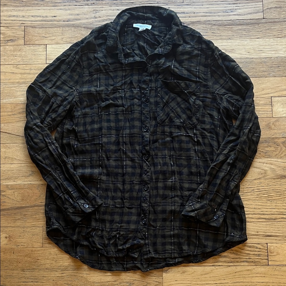 beachlunchlounge Black and Dark Brown Plaid Button-Up Shirt